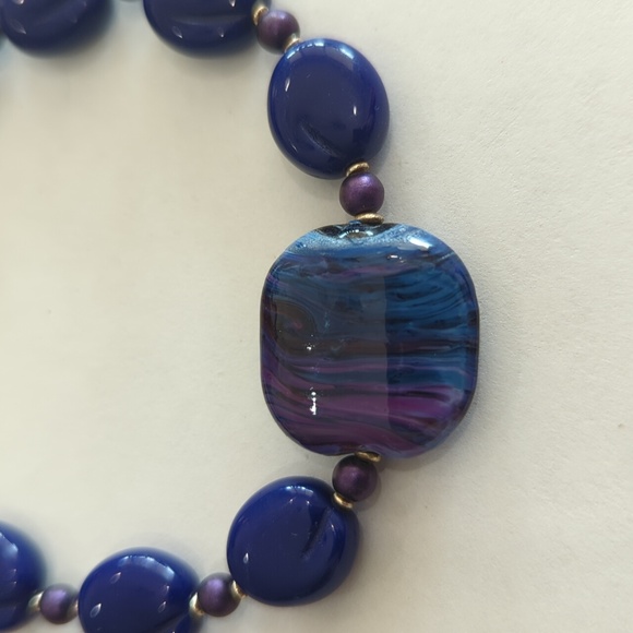 Vibrant blue beaded bracelet - Picture 2 of 4